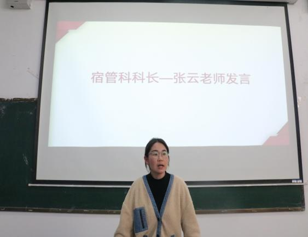 指導(dǎo)老師發(fā)言