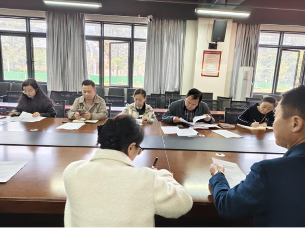 農(nóng)業(yè)科學(xué)學(xué)院開展深入貫徹中央八項規(guī)定精神學(xué)習(xí)教育啟動會簡報317