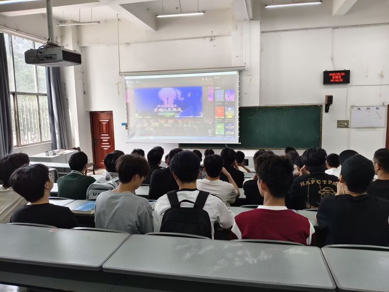 紅色進(jìn)校園學(xué)生2025.5.30 紅色進(jìn)校園學(xué)生2025.5.30