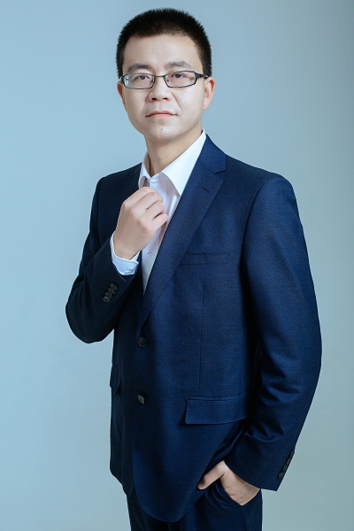 余明東 余明東