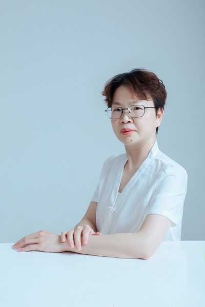 游潘麗